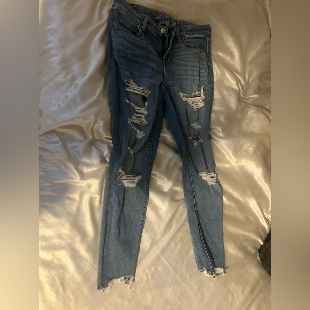 Ripped skinny jeans American eagle